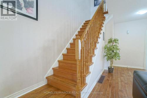 824 Khan Crescent, Mississauga, ON 