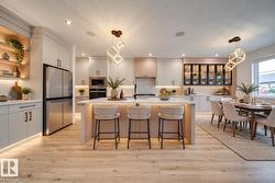 3142 Magpie WY NW  Edmonton, AB T5S 0V4