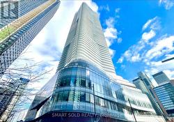 2002 - 11 WELLESLEY STREET W Toronto, ON M4Y 1E8