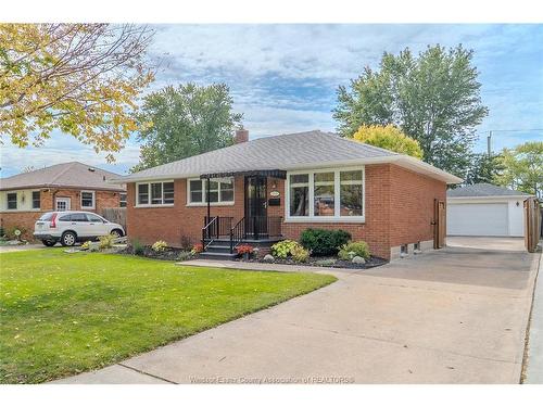 1049 BUCKINGHAM Road  Windsor, ON N8S 2E2