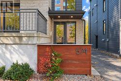 574 BYRON AVENUE  Ottawa, ON K2A 0E4