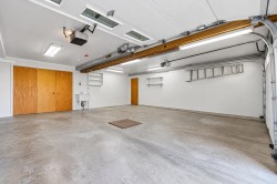 Garage - 