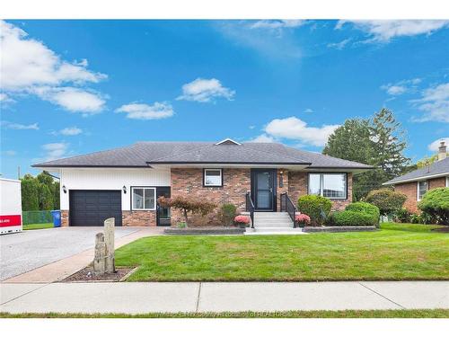146 HURON  Lasalle, ON N9J 1H9