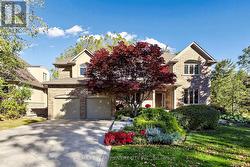 118 FOXRIDGE DRIVE  Hamilton, ON L9G 5B9