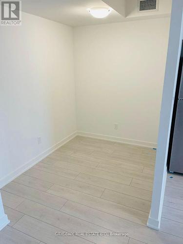 B412 - 3200 DAKOTA COMMON , Burlington, Ontario L7M 2A7 5