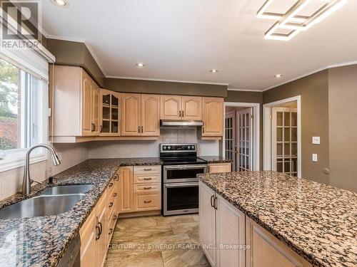 The centre Island is a feature you will love! - 2298 Bowman Road, Ottawa, ON 