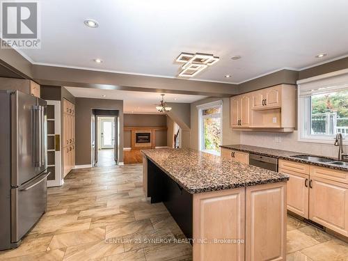 Very spacious kitchen great for family gatherings. - 2298 Bowman Road, Ottawa, ON 