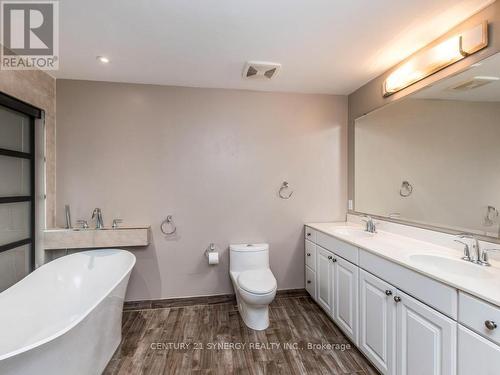 Luxurious 5 piece ensuite bath with soaker tub. - 2298 Bowman Road, Ottawa, ON 