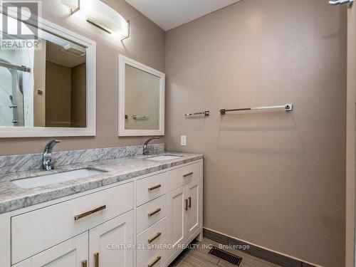 Main floor 4 piece bath. - 2298 Bowman Road, Ottawa, ON 