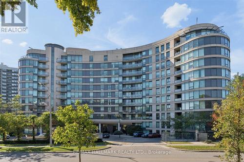 915 - 18 VALLEY WOODS ROAD  Toronto, ON M3A 0A1