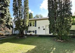 17 Pike Crescent  Winnipeg, MB R2K 3C1