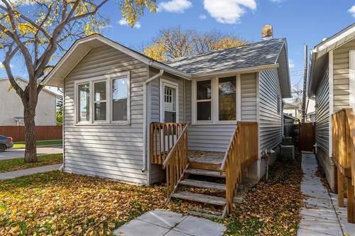 709 Walker Ave, Winnipeg, MB 
