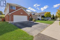 723 CHESAPEAKE DRIVE  Waterloo, ON N2K 4G4
