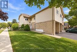 2 ACKROW COURT  Toronto, ON M9C 5C4