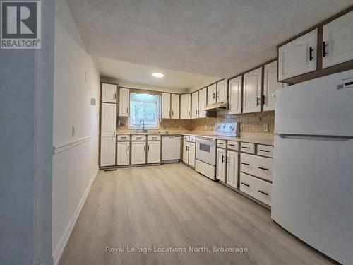 A - 485 BIRCH STREET , Collingwood, Ontario L9Y 2W8 4