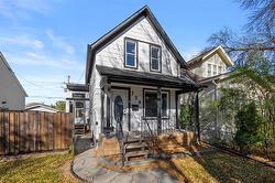 739 Talbot AVE  Winnipeg, MB R2L 0S2
