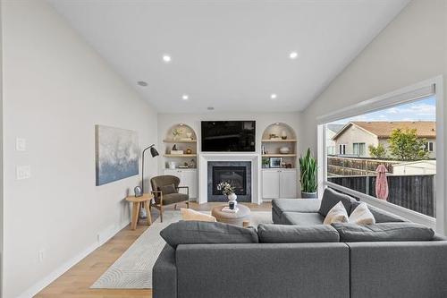 39 Captains Way, Winnipeg, MB 