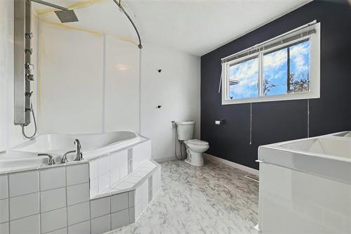 607 Martin Ave, Winnipeg, MB 