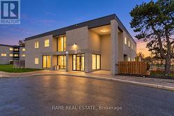112 - 2001 BONNYMEDE DRIVE  Mississauga, ON L5J 4H8