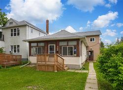 329 Lansdowne AVE  Winnipeg, MB R2W 0G7