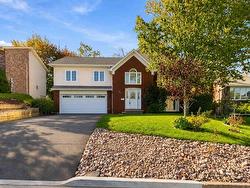26 Castlewood Drive  Cole Harbour, NS B2V 2J9