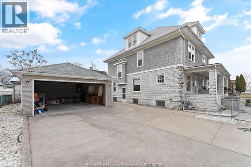215 Pierre AVENUE  Windsor, ON N9A 2J6