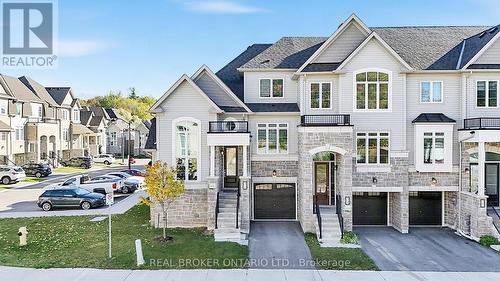 31 LYALL STOKES CIRCLE  East Gwillimbury, ON L0G 1M0