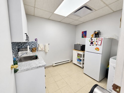 Cuisine - A-155 25E Avenue, Saint-Eustache, QC 
