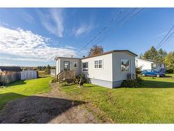 14 Fairfield RD Sackville, NB E4L 2X8