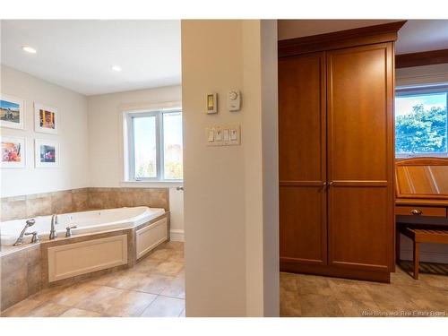 215 Kimble Dr, Fredericton, NB 