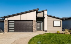 3211 Woodrush Dr Duncan, BC V9L 0J9