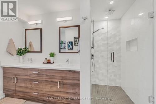 2223 Belfast Crescent, Mississauga, ON 