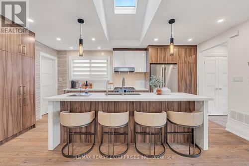 2223 Belfast Crescent, Mississauga, ON 