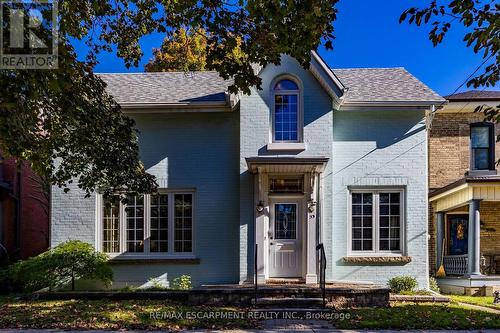 33 PALMERSTON AVENUE  Brantford, ON N3T 4L1
