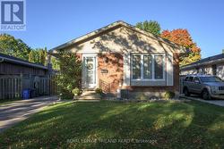53 STROUD CRESCENT  London South (South X), ON N6E 1Z5