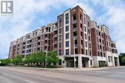 219 - 25 EARLINGTON AVENUE  Toronto, ON M8X 3A3