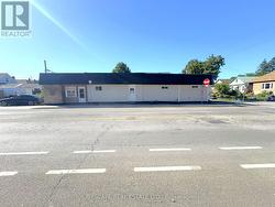 198 TRAGINA AVENUE N  Hamilton, ON L8H 5C8