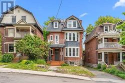 1 - 339 CHAPEL STREET Ottawa, ON K1N 7Z5