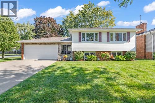 8 Bruce AVENUE  Leamington, ON N8H 4C3