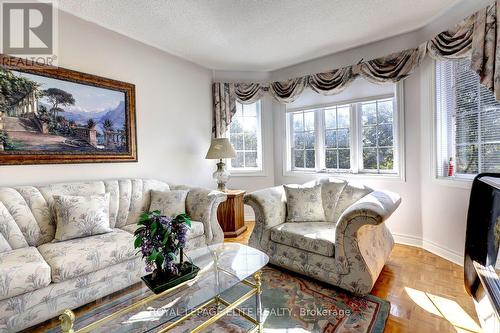 5 Pinecone Way E, Brampton, ON 