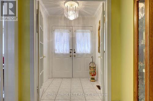 5 Pinecone Way E, Brampton, ON 