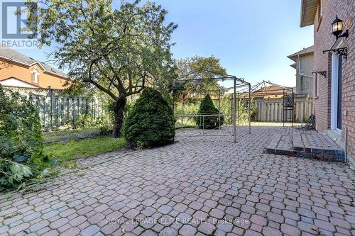 5 Pinecone Way E, Brampton, ON 