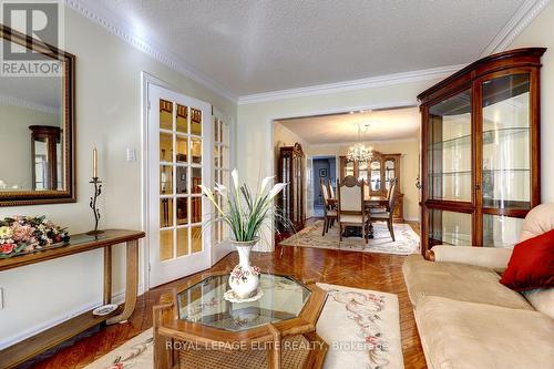 5 Pinecone Way E, Brampton, ON 