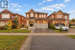 4 ROTHBURY ROAD Richmond Hill, ON L4S 0A9