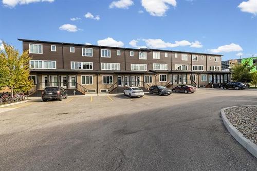 310-325 Park East DR  Winnipeg, MB R3Y 1Z9