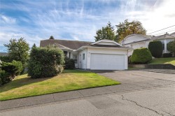 1667 Meadowbrook Dr Campbell River, BC V9W 7E7