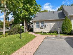 4 - 8 SHERWOOD STREET Kawartha Lakes (Bobcaygeon), ON K0M 1A0