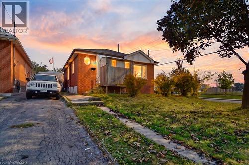 66 Walter Avenue N, Hamilton, ON 