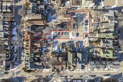 114 BALDWIN STREET Toronto, ON M5T 1L6