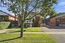 29 WILLOWBROOK ROAD Toronto, ON M8Z 4A8
